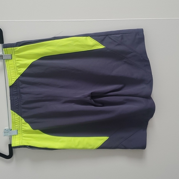 Under Armour shorts - Picture 3 of 6